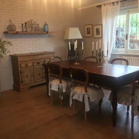 Pera Villa Corsanico-Bargecchia